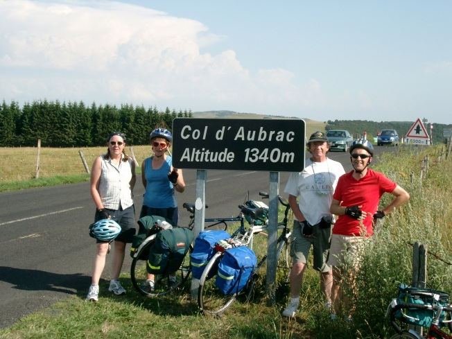 fiona, sue, dave & den cycling in France